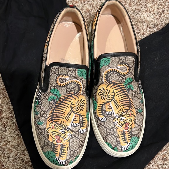 Gucci Tiger sneakers - Picture 2 of 8